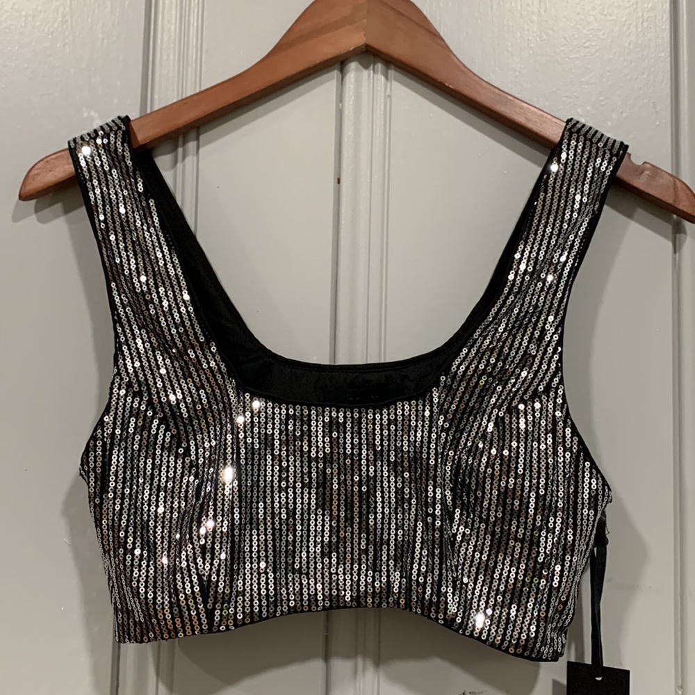 H.ours crop top - Picture 3 of 9